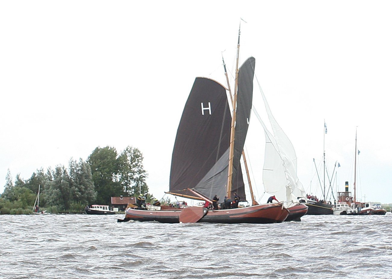 Heerenveen en Joure vast