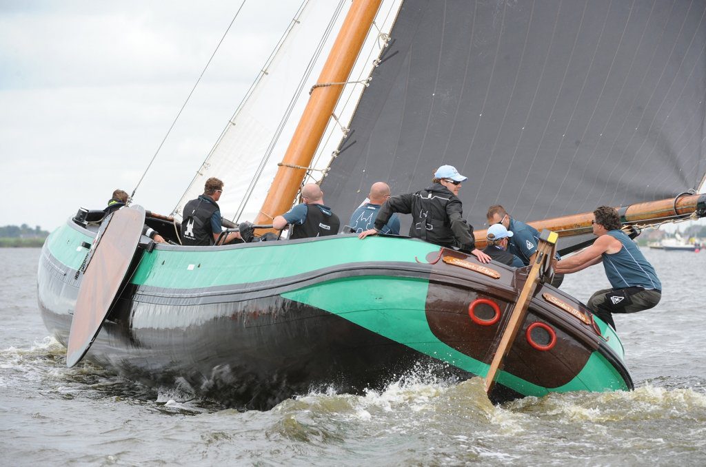 Klassementsleider Douwe Jzn. Visser (Sneek) in actie