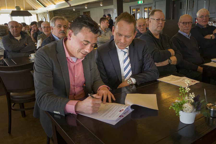 Ondertekening van het co-sponsorcontract met ABD Renault