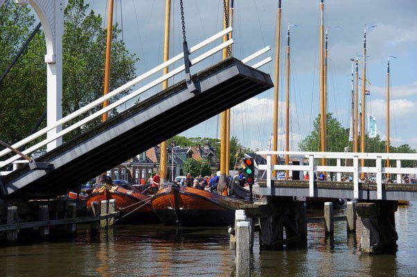 De skûtsjes bleven aan wal in Stavoren