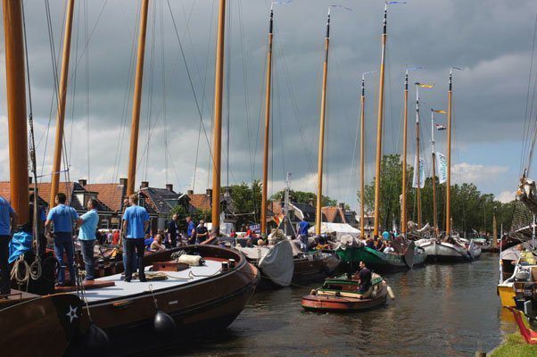 De skûtsjes bleven aan wal in Stavoren