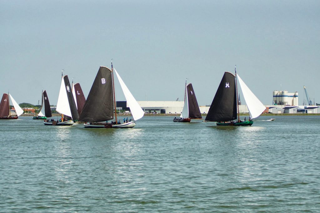 Weinig wind in de Lemster baai