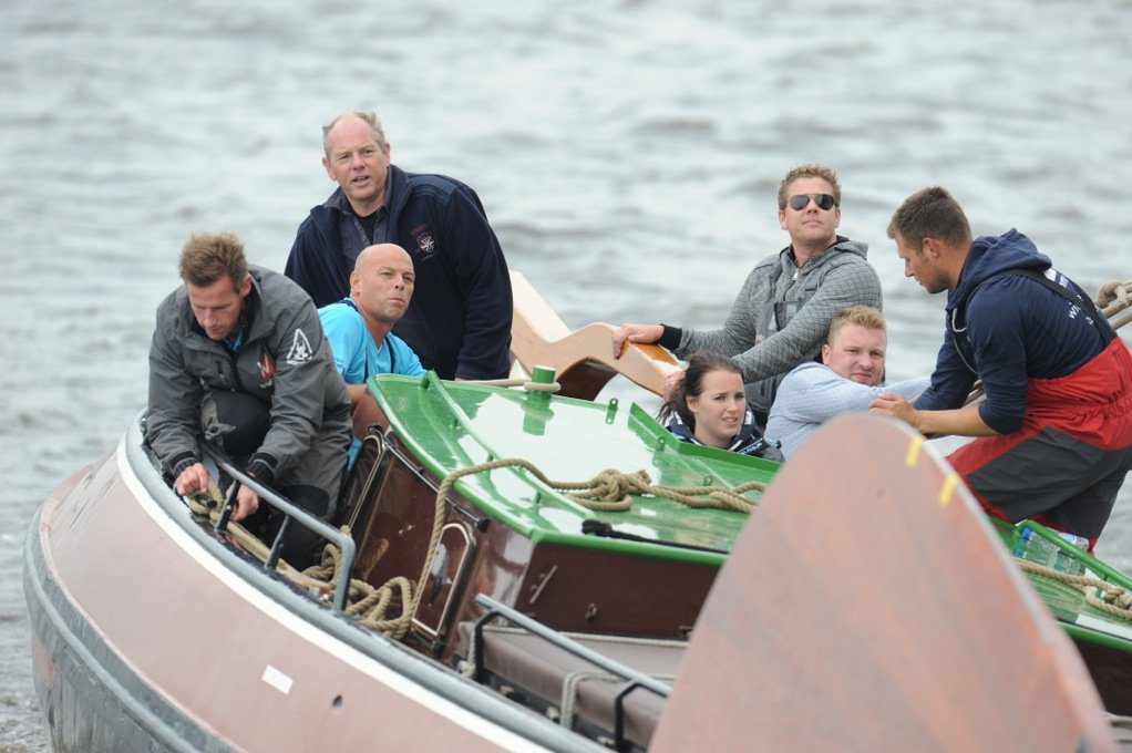 Klaas van der Meulen als 'gastschipper' op het gelijknamige Woudsender skûtsje