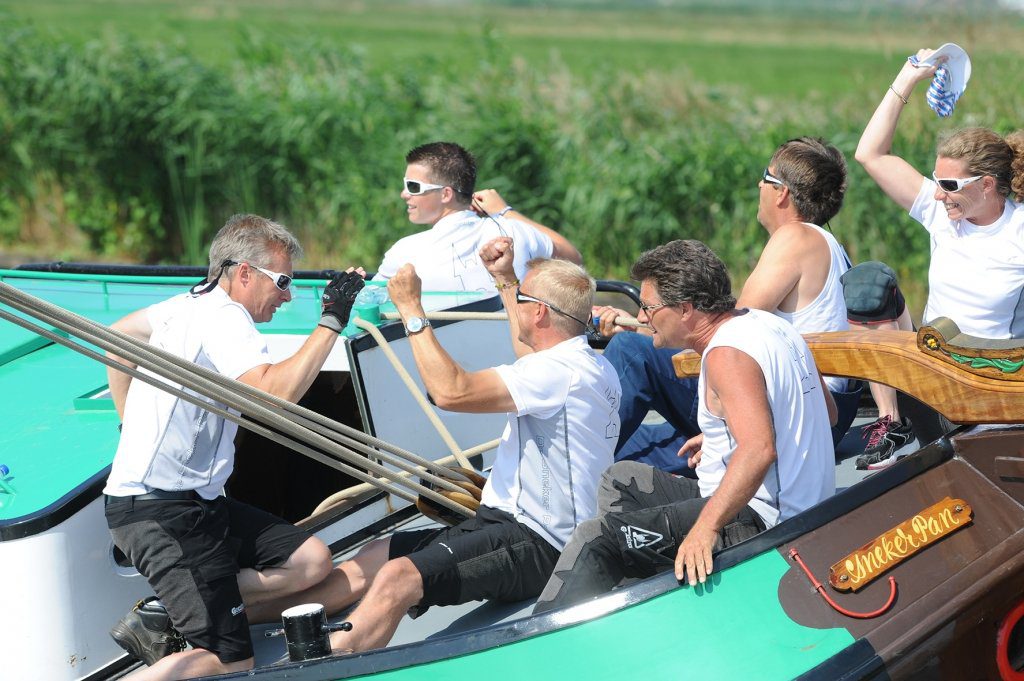 Vreugde aan boord bij winnaar De Sneker Pan...