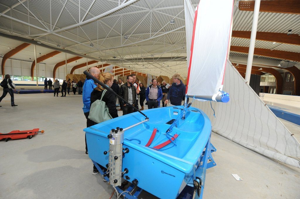 Startmoment Fryske sport yn dyn klasse in de Elfstedenhal in Leeuwarden