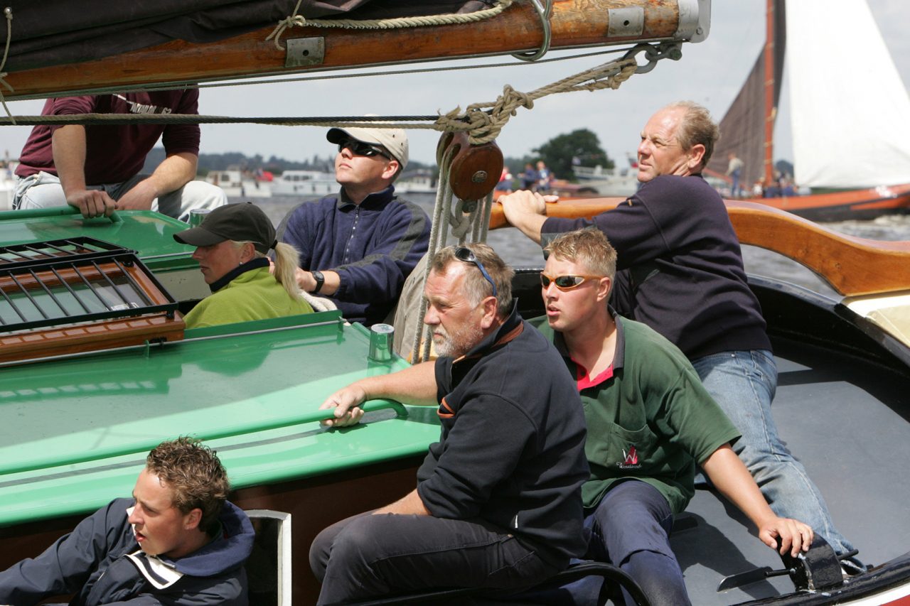 Schipper Ype Kzn van der Meulen aan het helmhout, 2005