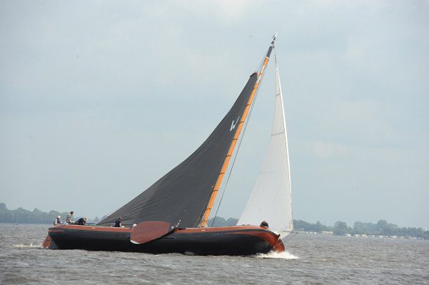 DTZ Zadelhoff aan boord bij Woudsend