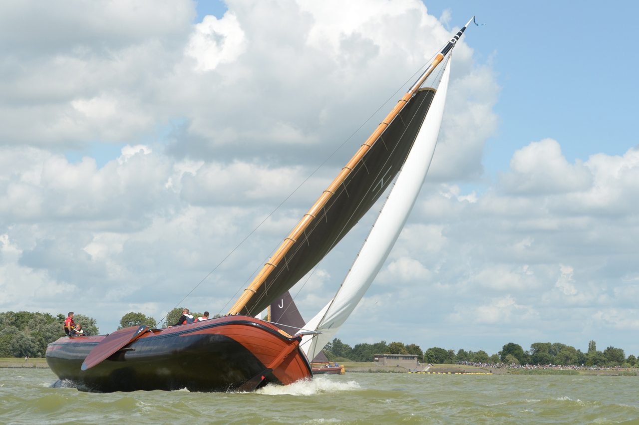 Het Heerenveenster skûtsje in actie, 2019