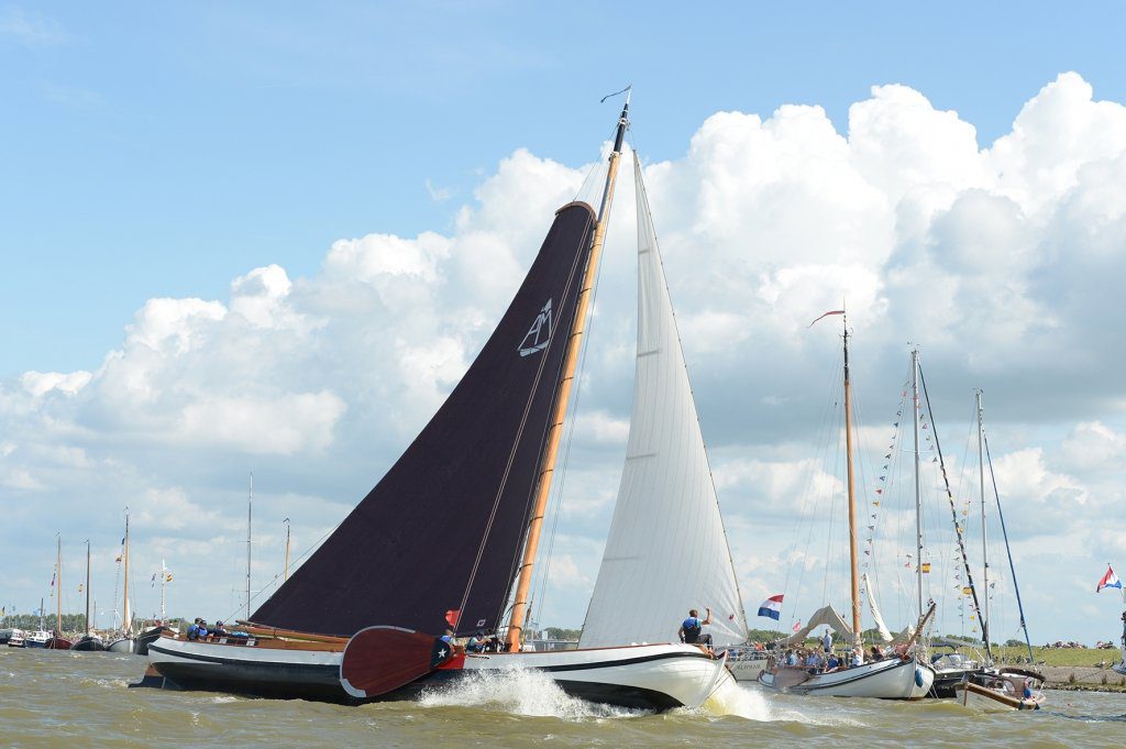 Akkrum in de bakboordslag naar de vaargeul