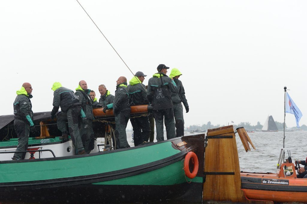 Sneek moest op thuiswater de zeilen strijken vanwege een kapot helmhout