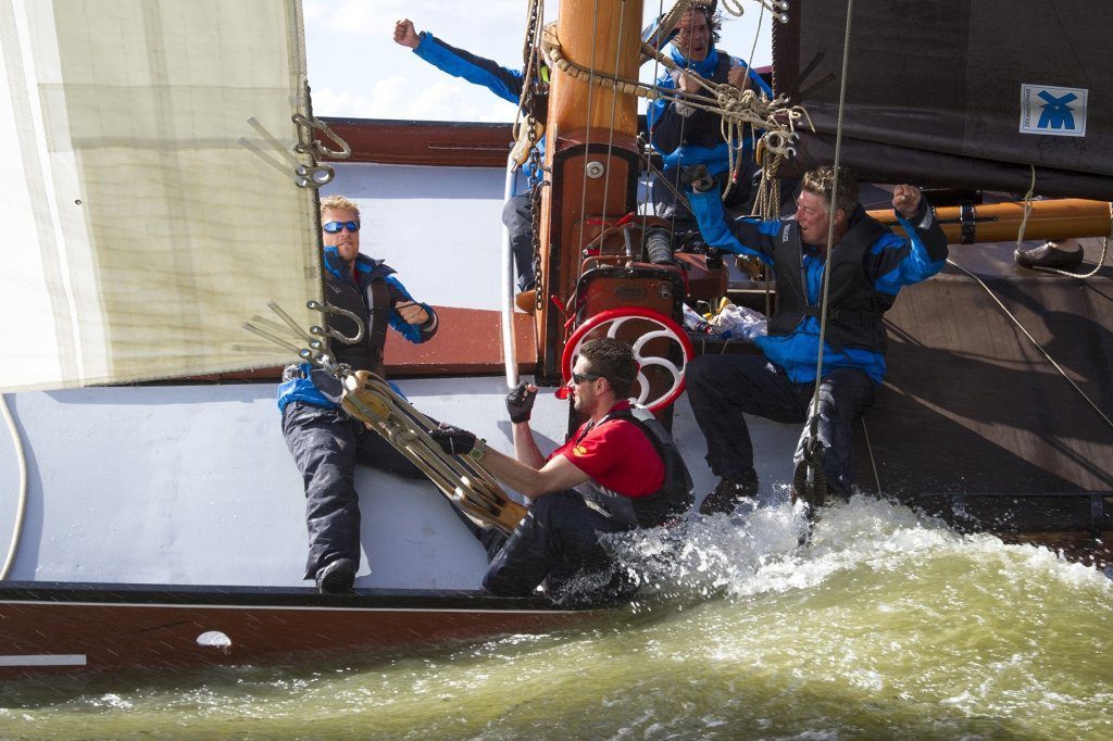 De Grouster bemanning viert de tweede dagtitel