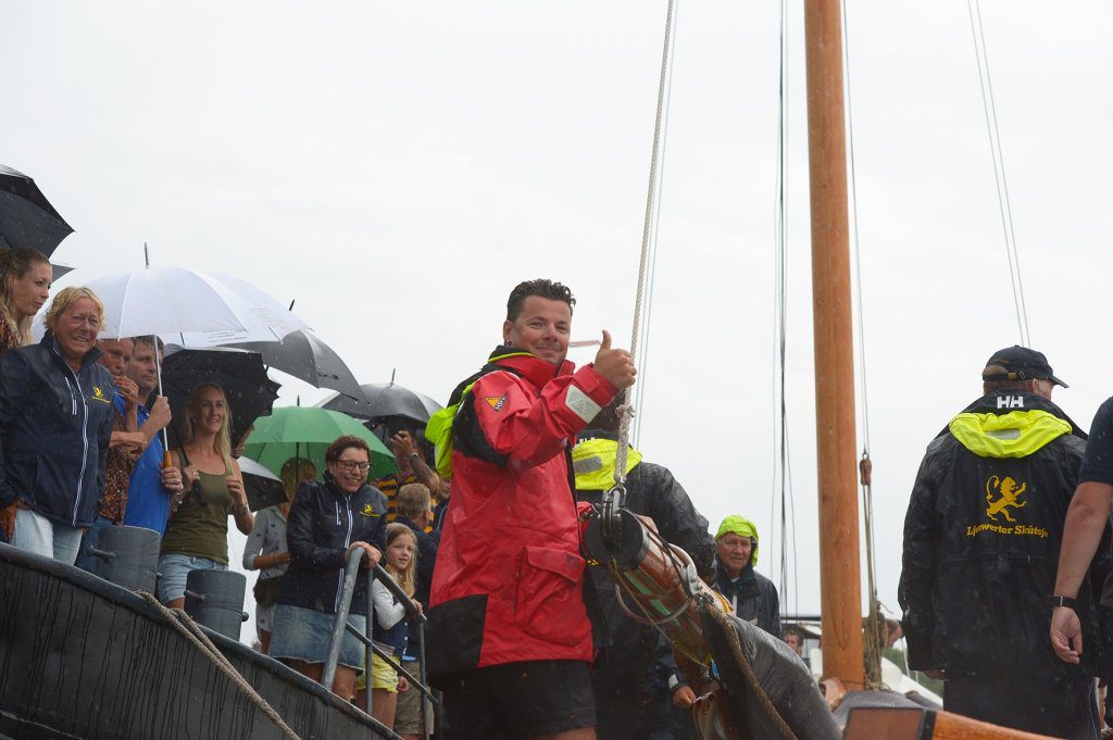 Tevreden meldt Willem Uzn. Zwaga zich bij zijn Leeuwarder achterban