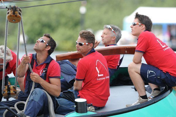 Concentratie bij de koploper, schipper Johannes Meeter (Lemmer)