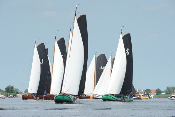 De achtervolgers achter Lemmer en Grou, aangevoerd door De Sneker Pan