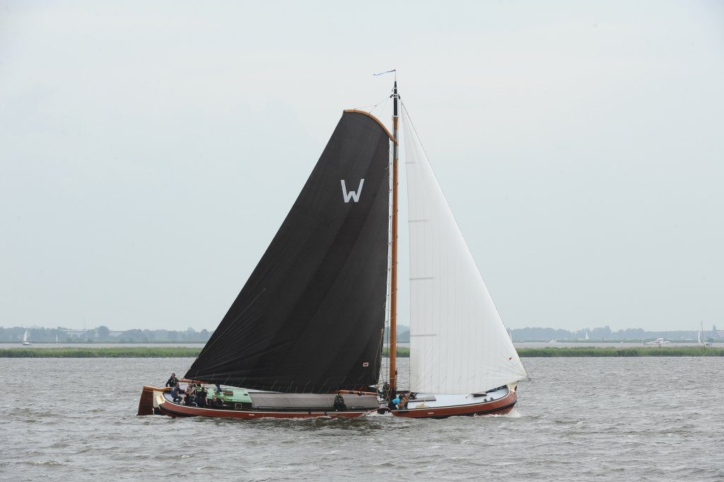 Het Woudsender skûtsje met schipper Teake Klaas van der Meulen