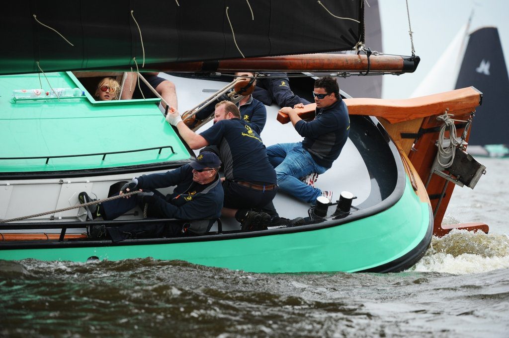 Willem Uzn. Zwaga bezig aan zijn eerste jaar als schipper op Leeuwarden