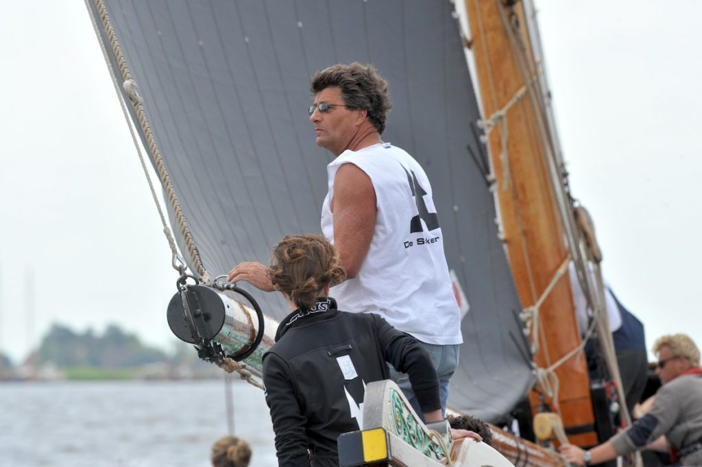 Schipper Douwe Jzn. Visser (Sneek) zag zijn voorsprong groter worden