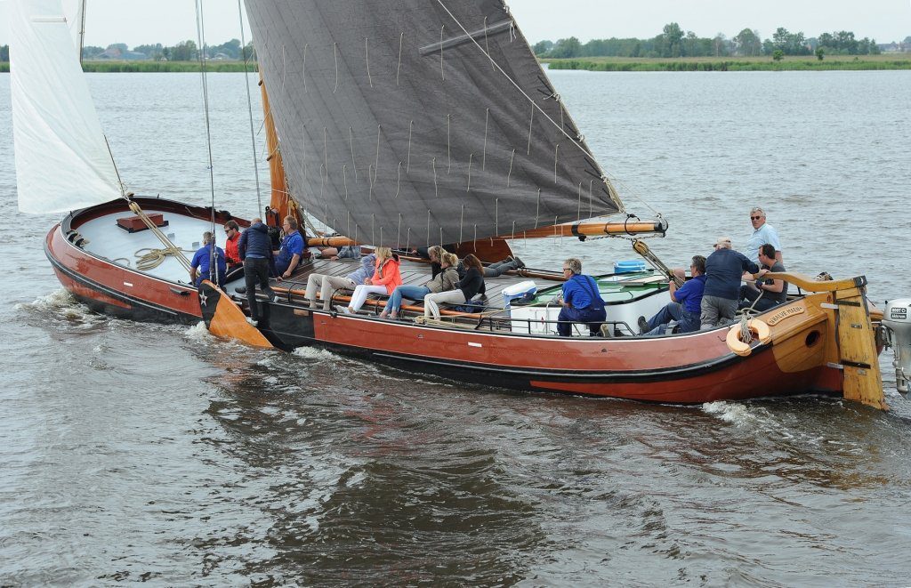 D'Halve Maen met gasten van Rabo Noordoost Fryslân aan boord