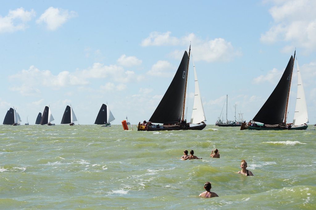 Grou zet vlak voor de finish de aanval op Langweer in