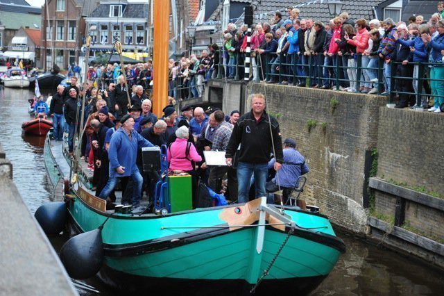 Muziek aan boord van het Lemster skûtsje