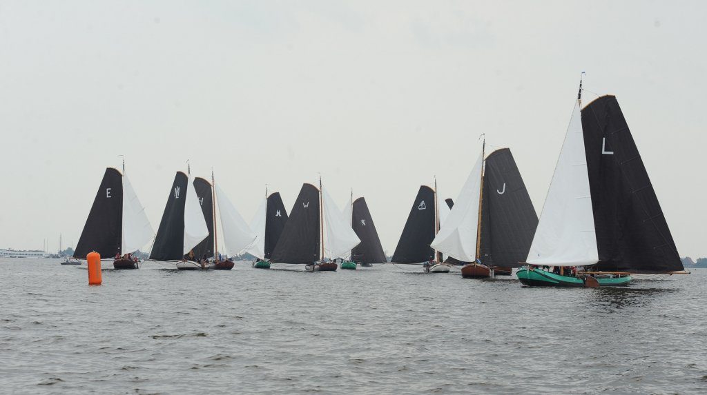 Lemmer kon de eerste plaats overnemen van Earnewâld (links)