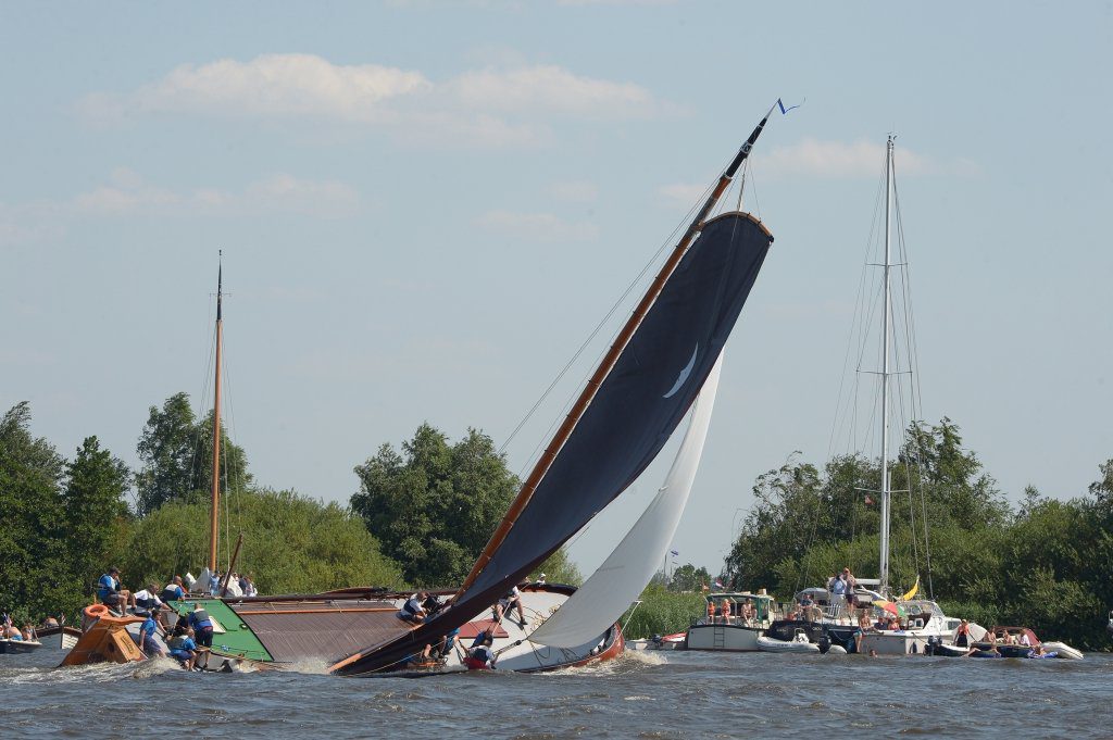 Ook op d'Halve Maen moest de bemanning vol aan de bak