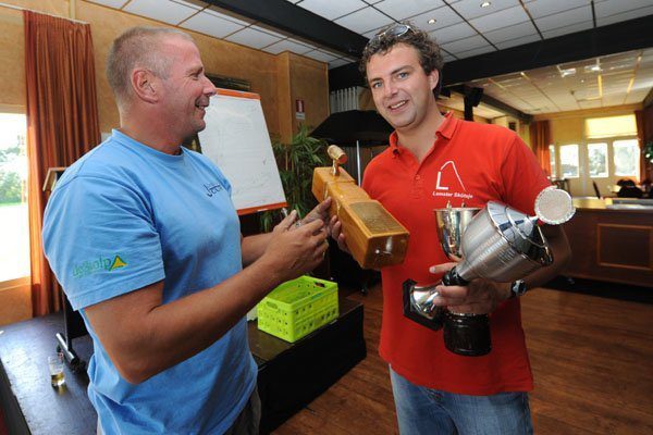 Het Lemster skûtsje met schipper Jurjen Bijlholt won het Amateurzeilen 2010