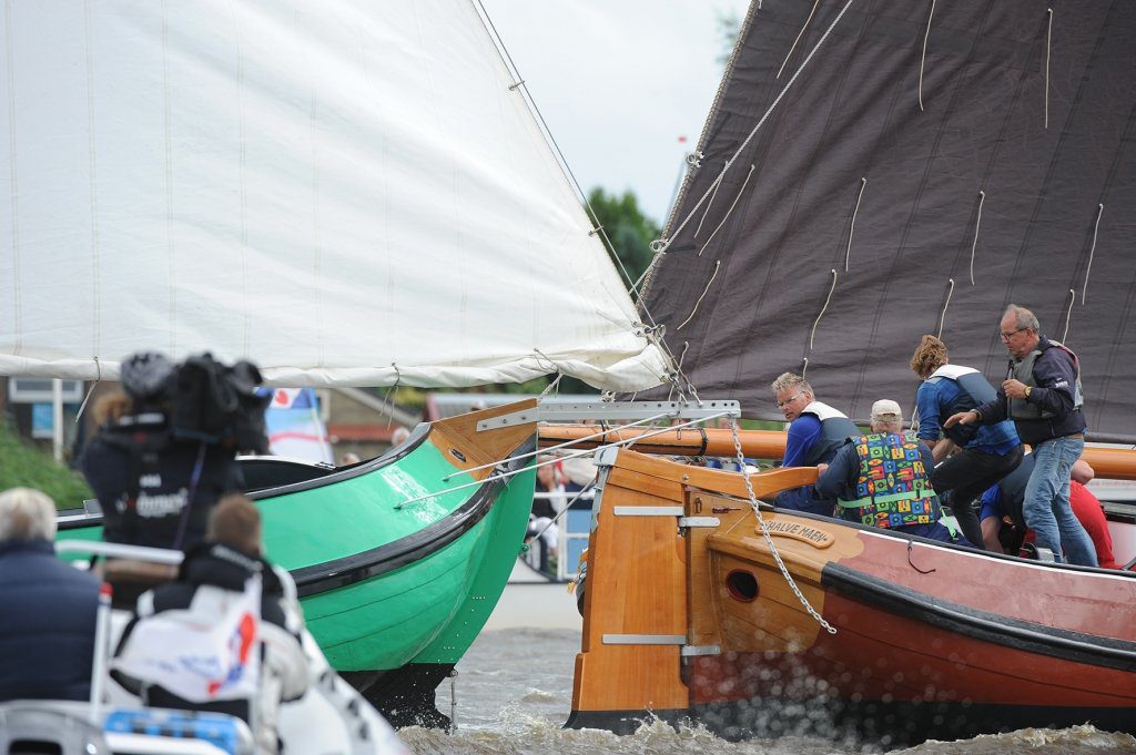 Ketting van de waterstag van Leeuwarden breekt na aanvaring met d'Halve Maen 