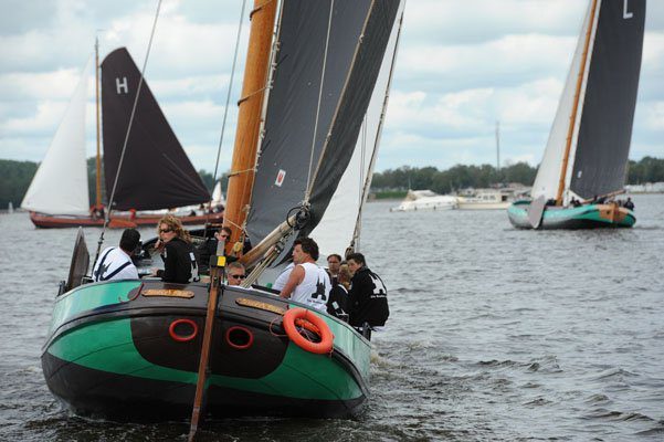 Sneek behield de rust en consolideerde de derde plek