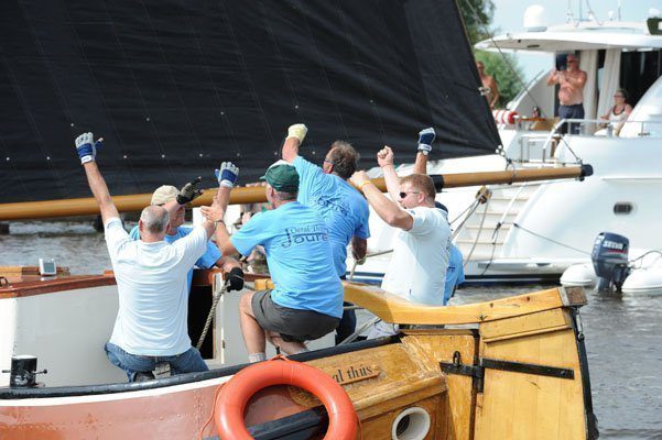 Vreugde aan boord bij de Jousters