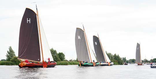 Joure nog aan de leiding; Bolsward, Sneek en Heerenveen in de achtervolging