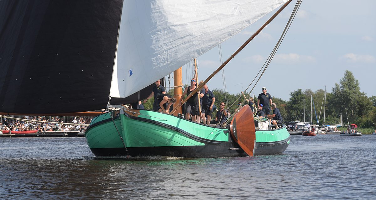 Leeuwarden onbedreigd naar winst bij Earnewâld